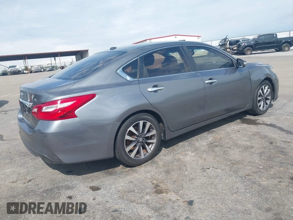 2017 Nissan Altima SV z VIN 1N4AL3AP2HC288869, wystawiony jako IAAI lot #41864317 z przebiegiem 218 256 mil mil oraz . Historia ofert i sprzedaży dostępna na DreamBid. Obrazek 4.
