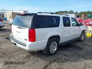 2008 GMC Yukon XL SLT 4SB with VIN 1GKFC16028J198380, listed as a IAAI auction lot 41269100 with 236,999 mi miles and . Bid and sale history available at carsss.com. Image 4.
