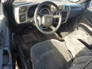 2000 Chevrolet S-10 LS with VIN 1GCCS14W7Y8286972, listed as a Copart auction lot 84642504 with 200,833 mi miles and Salvage Title. Bid and sale history available at carsss.com. Image 8.