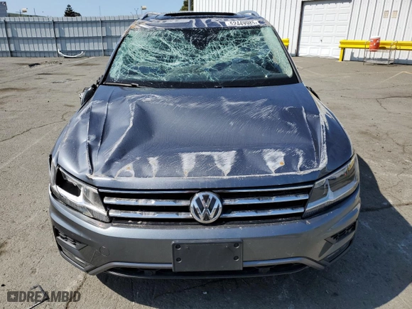 2021 Volkswagen Tiguan SE with VIN 3VV2B7AX2MM075326, listed as a Copart auction lot 52449985 with 8,034 mi miles and Salvage Title. Bid and sale history available at carsss.com. Image 5.