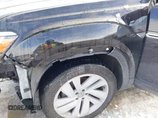 2021 Volkswagen Atlas SE with VIN 1V2KE2CA0MC231882, listed as a IAAI auction lot 41542291 with 37,219 mi miles and . Bid and sale history available at DreamBid. Image 17.