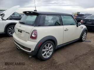 2011 MINI Hardtop S with VIN WMWSV3C50BTY22301, listed as a Copart auction lot 54020975 with 196,707 mi miles and Clean Title. Bid and sale history available at DreamBid. Image 3.