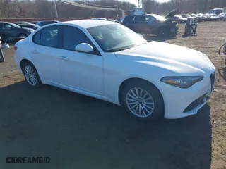 2022 Alfa Romeo Giulia with VIN ZARFANAN6N7657243, listed as a IAAI auction lot 41318083 with 29,857 mi miles. Bid and sale history available at carsss.com. Image 1.