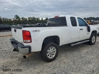 2013 GMC Sierra 2500HD SLE with VIN 1GT220C87DZ329932, listed as a Copart auction lot 74687254 with 111,537 mi miles and Salvage Title. Bid and sale history available at carsss.com. Image 3.