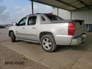 2011 Chevrolet Avalanche LT with VIN 3GNMCFE09BG408510, listed as a Copart auction lot 56491635 with 220,015 mi miles and Clean title. Bid and sale history available at DreamBid. Image 2.