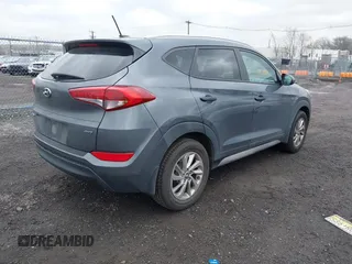 2017 Hyundai Tucson SE z VIN KM8J3CA40HU317405, wystawiony jako IAAI lot #41924104 z przebiegiem 82 199 mil mil oraz . Historia ofert i sprzedaży dostępna na DreamBid. Obrazek 4.
