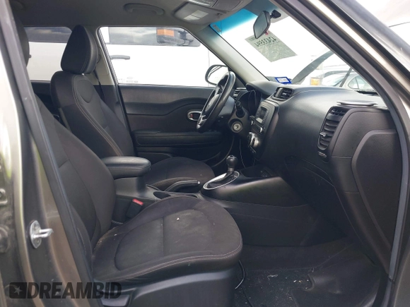 2015 Kia Soul z VIN KNDJN2A25F7174874, wystawiony jako IAAI lot #42433594 z przebiegiem 95 481 mil mil oraz . Historia ofert i sprzedaży dostępna na DreamBid. Obrazek 5.