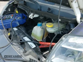 2015 Ram ProMaster Cargo z VIN 3C6TRVAG8FE513533, wystawiony jako IAAI lot #42809221 z przebiegiem 177 853 mil mil oraz . Historia ofert i sprzedaży dostępna na DreamBid. Obrazek 20.