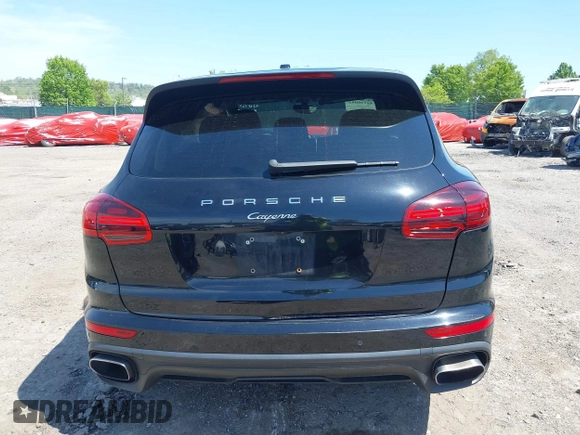 2016 Porsche Cayenne z VIN WP1AA2A26GLA09709, wystawiony jako IAAI lot #42146093 z przebiegiem 49 279 mil mil oraz . Historia ofert i sprzedaży dostępna na DreamBid. Obrazek 17.
