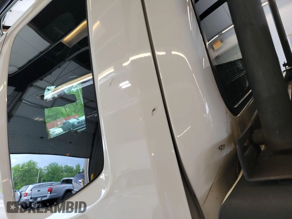2018 Nissan Frontier Pro-4X with VIN 1N6AD0CWXJN762195, listed as a IAAI auction lot 42677692 with 136,820 mi miles and . Bid and sale history available at DreamBid. Image 4.
