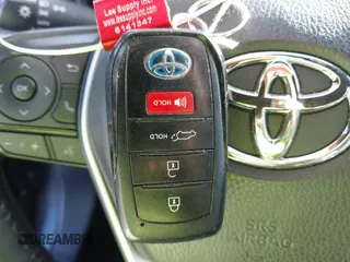 2022 Toyota Venza LE with VIN JTEAAAAH1NJ117577, listed as a IAAI auction lot 41803675 with 34,562 mi miles. Bid and sale history available at carsss.com. Image 11.