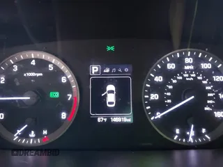 2016 Hyundai Sonata SE z VIN 5NPE24AF3GH372746, wystawiony jako IAAI lot #42343113 z przebiegiem 146 919 mil mil oraz . Historia ofert i sprzedaży dostępna na DreamBid. Obrazek 7.