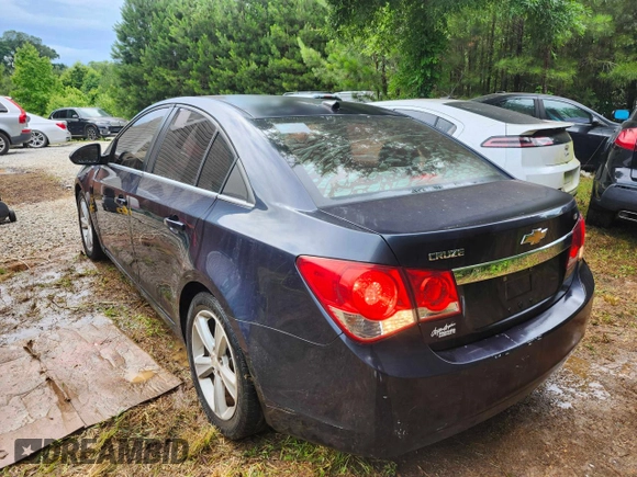 2014 Chevrolet Cruze 2LT z VIN 1G1PE5SB4E7385369, wystawiony jako Copart lot #61275315 z przebiegiem 147 444 mil mil oraz Czysty tytuł • Clean title. Historia ofert i sprzedaży dostępna na DreamBid. Obrazek 3.