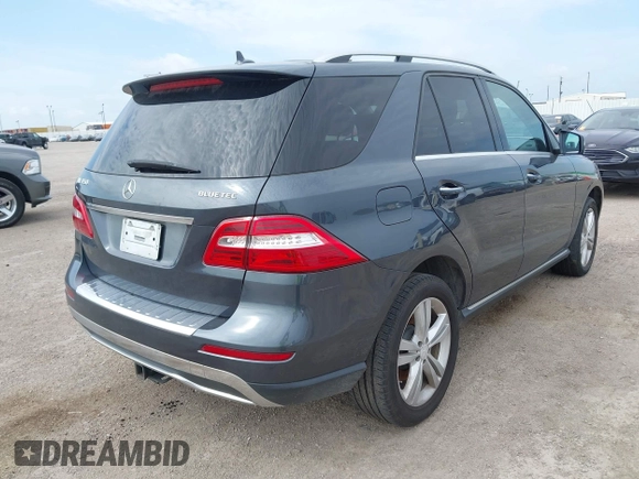 2014 Mercedes-Benz M 350 with VIN 4JGDA2EBXEA276400, listed as a IAAI auction lot 42430364 with 209,150 mi miles and . Bid and sale history available at DreamBid. Image 4.