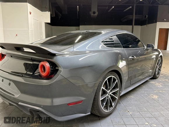 2018 Ford Mustang GT with VIN 1FA6P8CFXJ5165083, listed as a Copart auction lot 64522525 with 61,415 mi miles and Clean title. Bid and sale history available at DreamBid. Image 4.