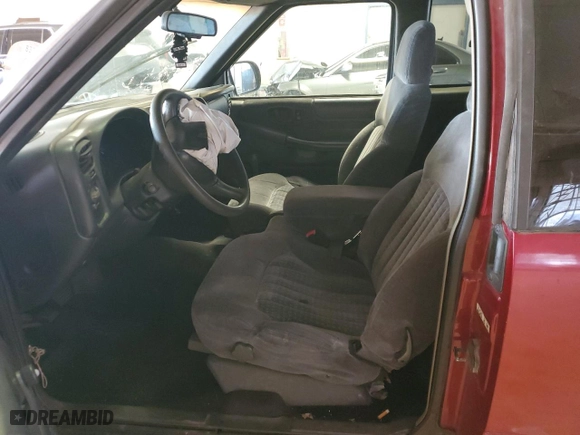 2001 Chevrolet S-10 with VIN 1GCCS195518142486, listed as a Copart auction lot 47728585 with 0 mi miles and Non Repairable. Bid and sale history available at carsss.com. Image 7.