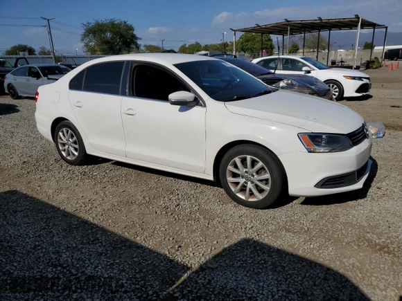 2013 Volkswagen Jetta SE with VIN 3VWDP7AJ3DM384014, listed as a Copart auction lot 56207025 with 112,627 mi miles and Salvage title. Bid and sale history available at DreamBid. Image 4.