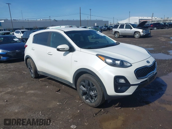 2022 Kia Sportage LX with VIN KNDPMCACXN7978467, listed as a IAAI auction lot 41945506 with 24,508 mi miles. Bid and sale history available at carsss.com. Image 1.