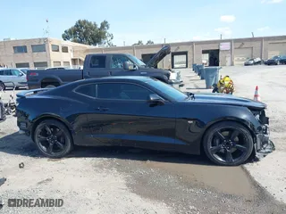 2016 Chevrolet Camaro 2SS with VIN 1G1FH1R79G0163967, listed as a IAAI auction lot 41851085 with 0 mi miles. Bid and sale history available at carsss.com. Image 13.