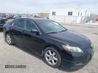 2009 Toyota Camry LE z VIN 4T1BK46K99U075414, wystawiony jako IAAI lot #41921137 z przebiegiem 285 164 mil mil oraz . Historia ofert i sprzedaży dostępna na DreamBid. Obrazek 1.