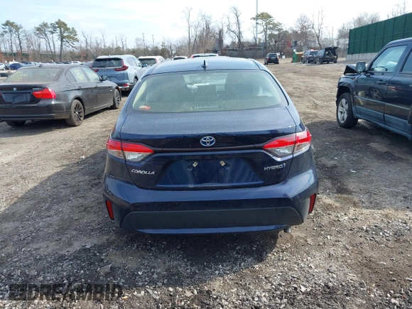 2021 Toyota Corolla Hybrid LE with VIN JTDEAMDE8MJ017192, listed as a IAAI auction lot 41669538 with 45,746 mi miles. Bid and sale history available at carsss.com. Image 16.