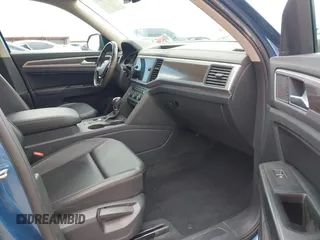 2019 Volkswagen Atlas SE with VIN 1V2WR2CA4KC577548, listed as a IAAI auction lot 41964877 with 74,361 mi miles and . Bid and sale history available at DreamBid. Image 5.