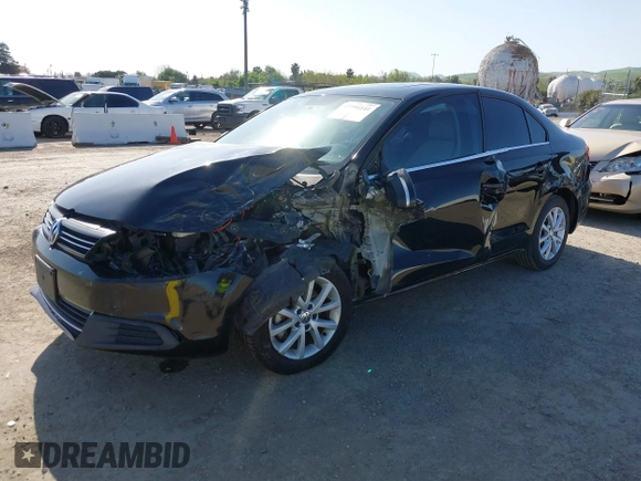 2014 Volkswagen Jetta SE z VIN 3VWD17AJ4EM419839, wystawiony jako IAAI lot #41994141 z przebiegiem 102 068 mil mil oraz . Historia ofert i sprzedaży dostępna na DreamBid. Obrazek 17.