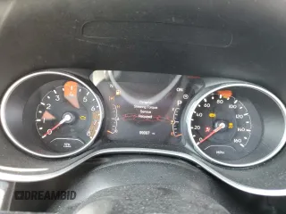 2019 Jeep Compass Latitude z VIN 3C4NJDBB5KT713992, wystawiony jako Copart lot #64503495 z przebiegiem 99 097 mil mil oraz Szkoda całkowita • Salvage title. Historia ofert i sprzedaży dostępna na DreamBid. Obrazek 8.