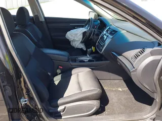 2018 Nissan Altima SV with VIN 1N4AL3AP5JC285843, listed as a IAAI auction lot 41956374 with 100,688 mi miles and . Bid and sale history available at carsss.com. Image 5.
