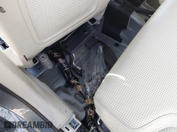 2016 Volvo XC90 T6 Inscription with VIN YV4A22PL4G1059807, listed as a IAAI auction lot 41863367 with 80,582 mi miles. Bid and sale history available at carsss.com. Image 17.