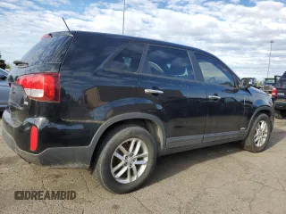 2015 Kia Sorento LX with VIN 5XYKTCA60FG568661, listed as a Copart auction lot 54926355 with 131,895 mi miles and Clean Title. Bid and sale history available at carsss.com. Image 3.