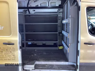 2023 Ford Transit Cargo с VIN 1FTBR1X80PKC02478, выставлен на аукционе IAAI как лот 42791988 с пробегом 40 987 миль миль и . История ставок и продаж доступна на DreamBid. Изображение 2.