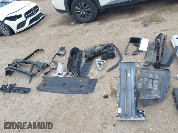 2023 Land Rover Defender X-Dynamic SE с VIN SALE27EUXP2114986, выставлен на аукционе IAAI как лот 42302857 с пробегом 29 384 миль миль и . История ставок и продаж доступна на DreamBid. Изображение 21.