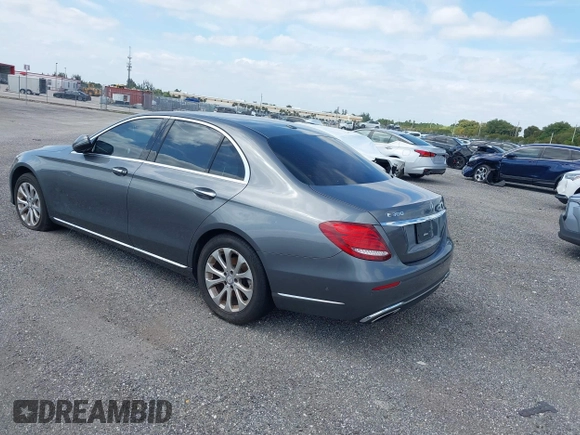 2017 Mercedes-Benz E-Class E 300 Luxury with VIN WDDZF4JB2HA137353, listed as a IAAI auction lot 40830208 with 1 mi miles. Bid and sale history available at carsss.com. Image 3.