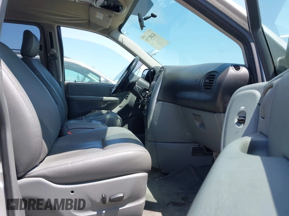 2007 Chrysler Town & Country Touring with VIN 2A8GP54L27R358317, listed as a IAAI auction lot 42492735 with 138,165 mi miles and . Bid and sale history available at DreamBid. Image 5.
