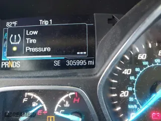 2014 Ford Escape SE with VIN 1FMCU0GX0EUB45748, listed as a IAAI auction lot 41778738 with 305,995 mi miles. Bid and sale history available at carsss.com. Image 7.