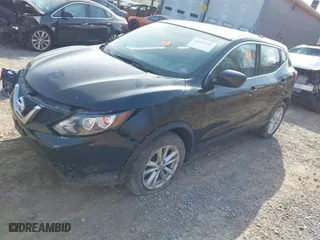 2017 Nissan Rogue Sport SL with VIN JN1BJ1CR2HW139984, listed as a IAAI auction lot 41835150 with 141,401 mi miles. Bid and sale history available at carsss.com. Image 2.