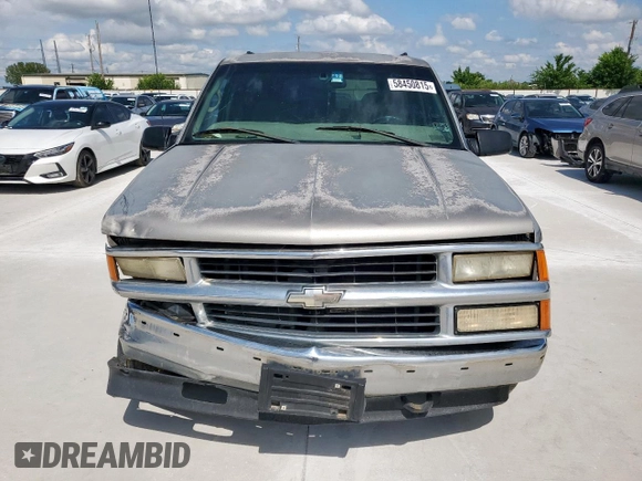 1999 Chevrolet Suburban z VIN 1GNFK16R9XJ573510, wystawiony jako Copart lot #58450815 z przebiegiem 287 235 mil mil oraz Szkoda całkowita • Salvage title. Historia ofert i sprzedaży dostępna na DreamBid. Obrazek 5.
