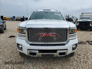 2016 GMC Sierra 3500HD Denali z VIN 1GT42YE8XGF253052, wystawiony jako Copart lot #68466894 z przebiegiem 103 056 mil mil oraz Szkoda całkowita • Salvage title. Historia ofert i sprzedaży dostępna na DreamBid. Obrazek 5.