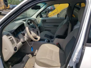 2008 Ford Escape XLT с VIN 1FMCU93118KD83372, выставлен на аукционе Copart как лот 61196675 с пробегом 139 044 миль миль и Списание • Salvage title. История ставок и продаж доступна на DreamBid. Изображение 7.