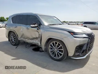 2023 Lexus LX 600 F Sport z VIN JTJMB7CX3P4031126, wystawiony jako Copart lot #57044555 z przebiegiem 7 763 mil mil oraz Szkoda całkowita • Salvage title. Historia ofert i sprzedaży dostępna na DreamBid. Obrazek 4.