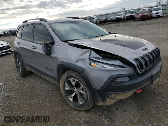 2017 Jeep Cherokee Trailhawk L Plus with VIN 1C4PJMBS3HD234705, listed as a Copart auction lot 85933164 with 205,471 mi miles and Clean Title. Bid and sale history available at carsss.com. Image 4.