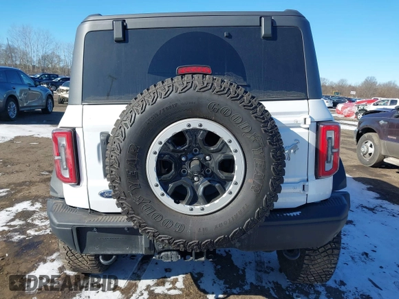 2023 Ford Bronco z VIN 1FMEE5DP1PLC08565, wystawiony jako IAAI lot #41610564 z przebiegiem 19 244 mil mil oraz . Historia ofert i sprzedaży dostępna na DreamBid. Obrazek 16.