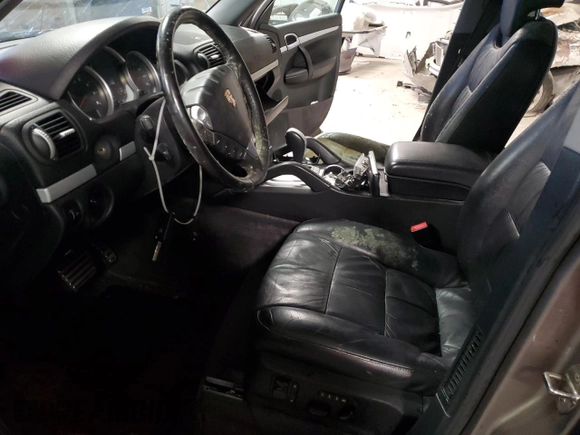 2004 Porsche Cayenne S z VIN WP1AB29P14LA69924, wystawiony jako Copart lot #41891875 z przebiegiem Nie podano mil oraz Nie do naprawy • Non repairable. Historia ofert i sprzedaży dostępna na DreamBid. Obrazek 7.