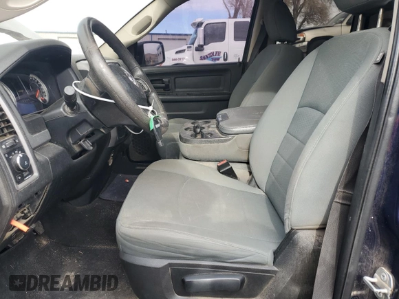 2017 Ram 1500 Express z VIN 1C6RR6FT9HS864182, wystawiony jako Copart lot #84043954 z przebiegiem 104 310 mil mil oraz Szkoda całkowita • Salvage title. Historia ofert i sprzedaży dostępna na DreamBid. Obrazek 7.
