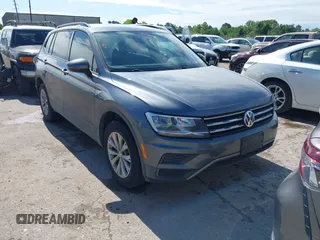 2019 Volkswagen Tiguan S z VIN 3VV1B7AX1KM085354, wystawiony jako IAAI lot #42229851 z przebiegiem 85 169 mil mil oraz . Historia ofert i sprzedaży dostępna na DreamBid. Obrazek 1.