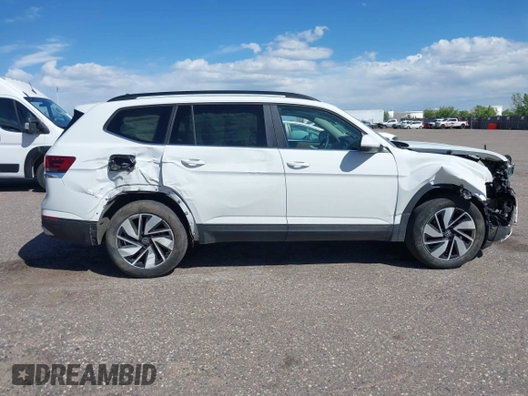 2024 Volkswagen Atlas SE with VIN 1V2HR2CA8RC580455, listed as a IAAI auction lot 42282323 with 13,549 mi miles and . Bid and sale history available at DreamBid. Image 13.