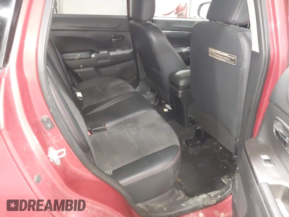 2018 Mitsubishi Outlander Sport SE 2.4 with VIN JA4AR3AW2JZ033877, listed as a IAAI auction lot 41410301 with 117,556 mi miles. Bid and sale history available at carsss.com. Image 8.