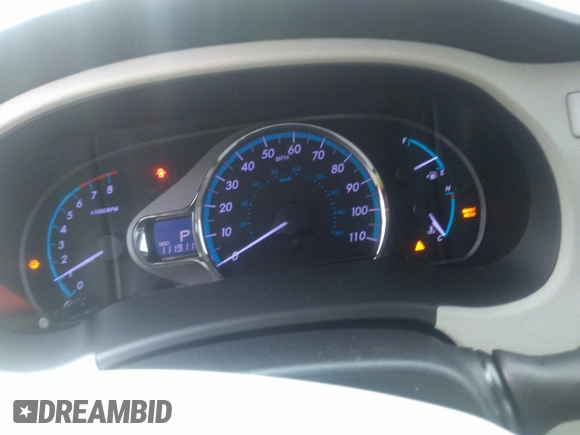 2014 Toyota Sienna XLE with VIN 5TDYK3DC0ES421501, listed as a IAAI auction lot 41672414 with 111,911 mi miles. Bid and sale history available at carsss.com. Image 7.