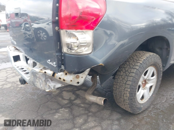 2008 Toyota Tundra z VIN 5TBBV54108S500025, wystawiony jako IAAI lot #41811354 z przebiegiem 131 142 mil mil oraz . Historia ofert i sprzedaży dostępna na DreamBid. Obrazek 6.